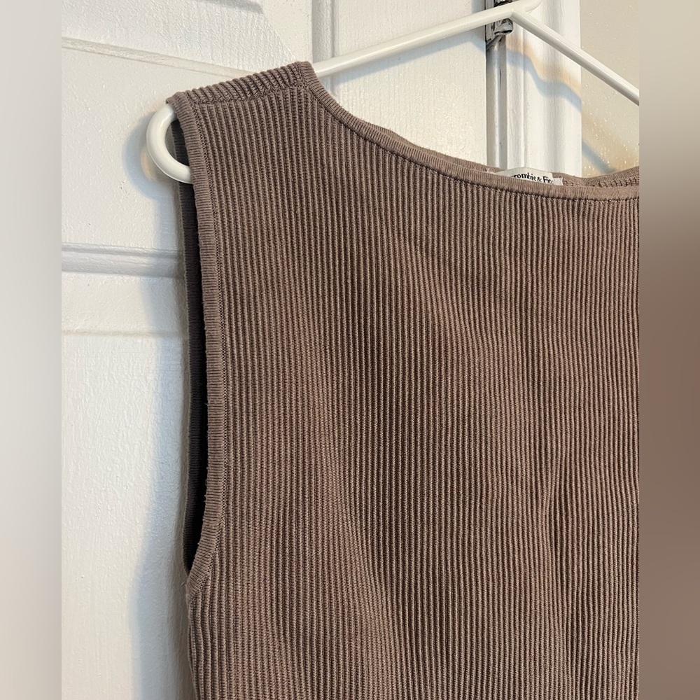 Abercrombie & Fitch Ribbed Tank Top in Taupe - Picture 2 of 4